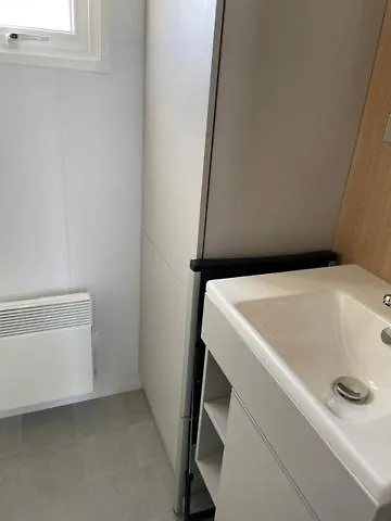 奥斯滕德 Camping Oasis Middelkerke Louisiane II酒店